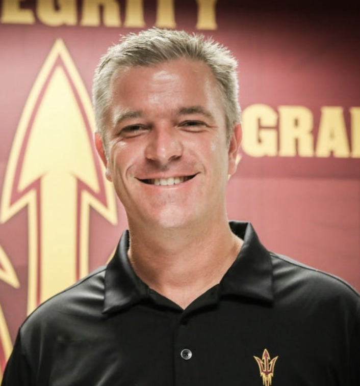 [Imagen de Entrenador Matthew Thurmond]